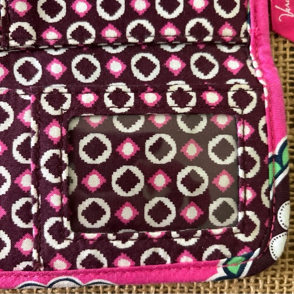 Vera Bradley Cupcake Pink Crossbody Wallet Coin Purse Strap Magnetic  9"x4" - Picture 5 of 9